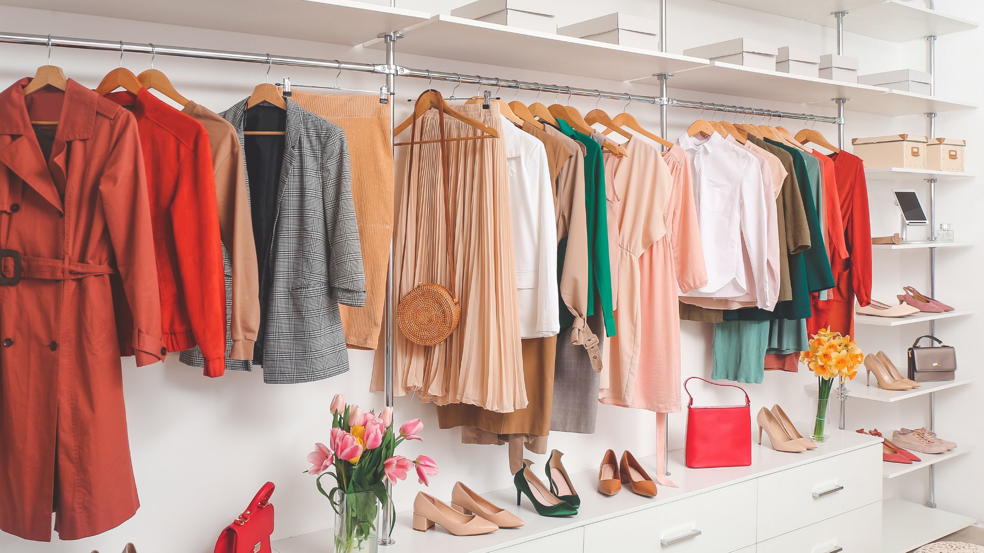 Dall’Inverno all’Estate: Come Trasformare il Tuo Guardaroba tra le Stagioni con Stile